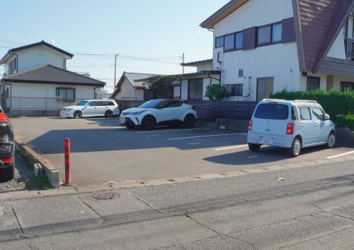 現在、駐車場として賃貸中